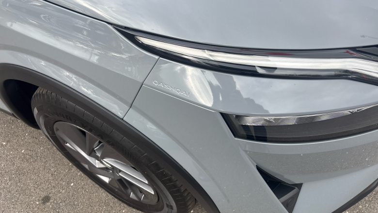 Nissan Qashqai 1.3 DiG-T MH Acenta Premium 5dr Petrol Hatchback